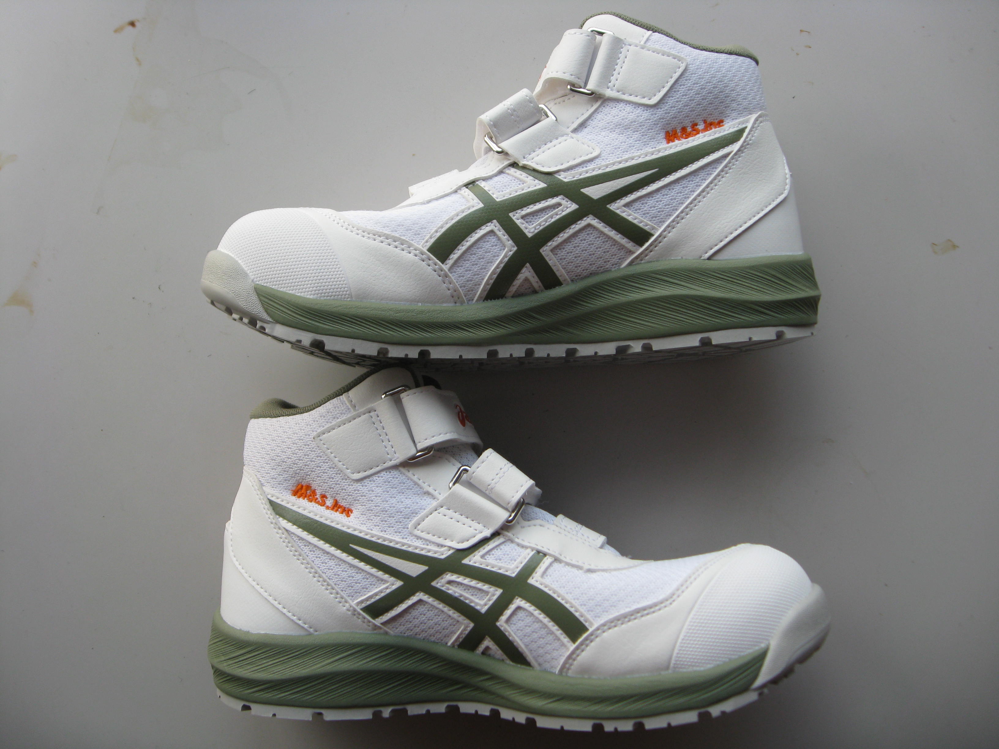 サッカースパイク刺繍|フットサルシューズ刺繍|ランニングシューズ